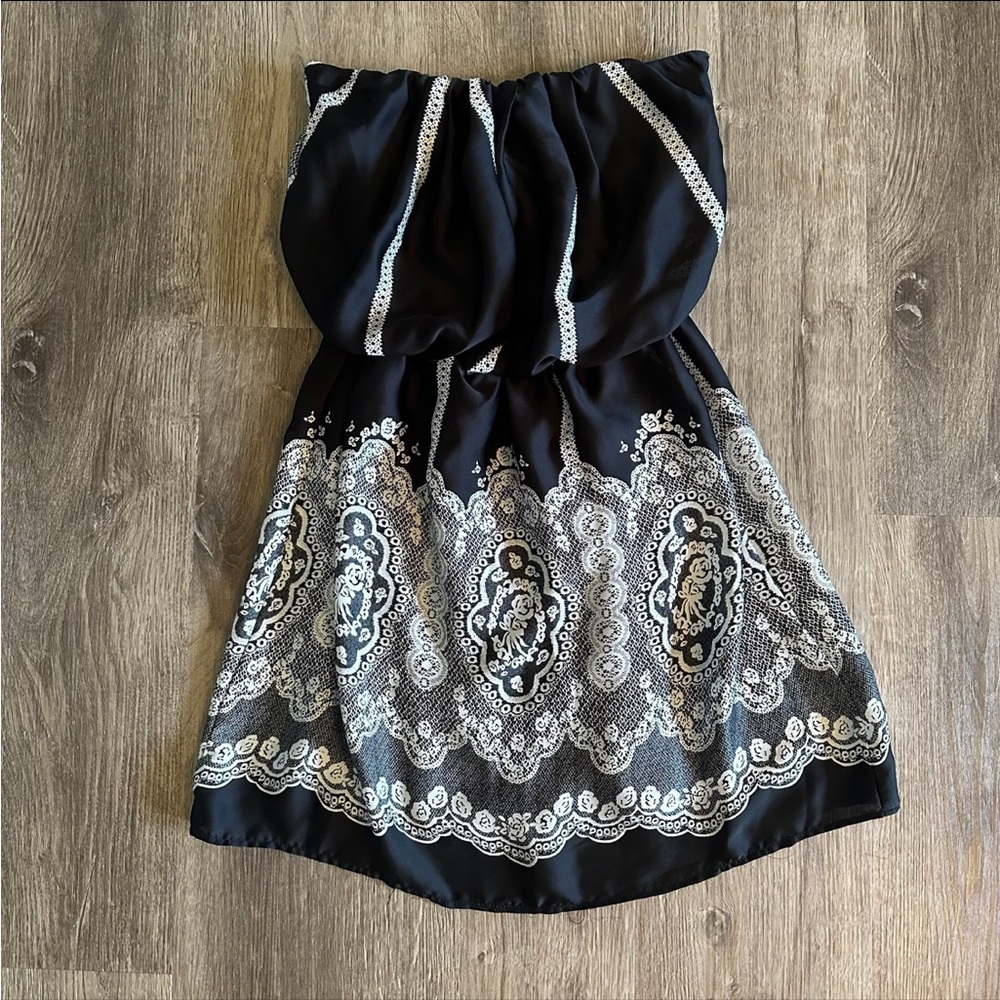 Elegant Black and White Strapless Dress